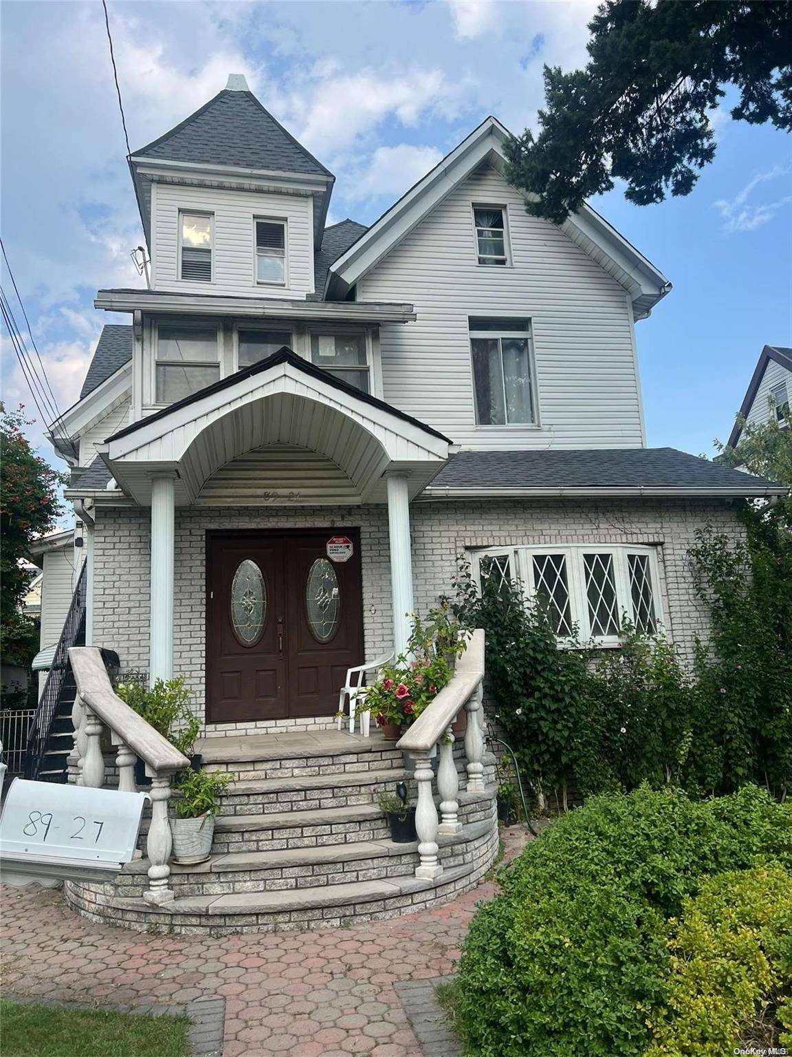 Richmond Hill, NY 11418,89-27 120 ST