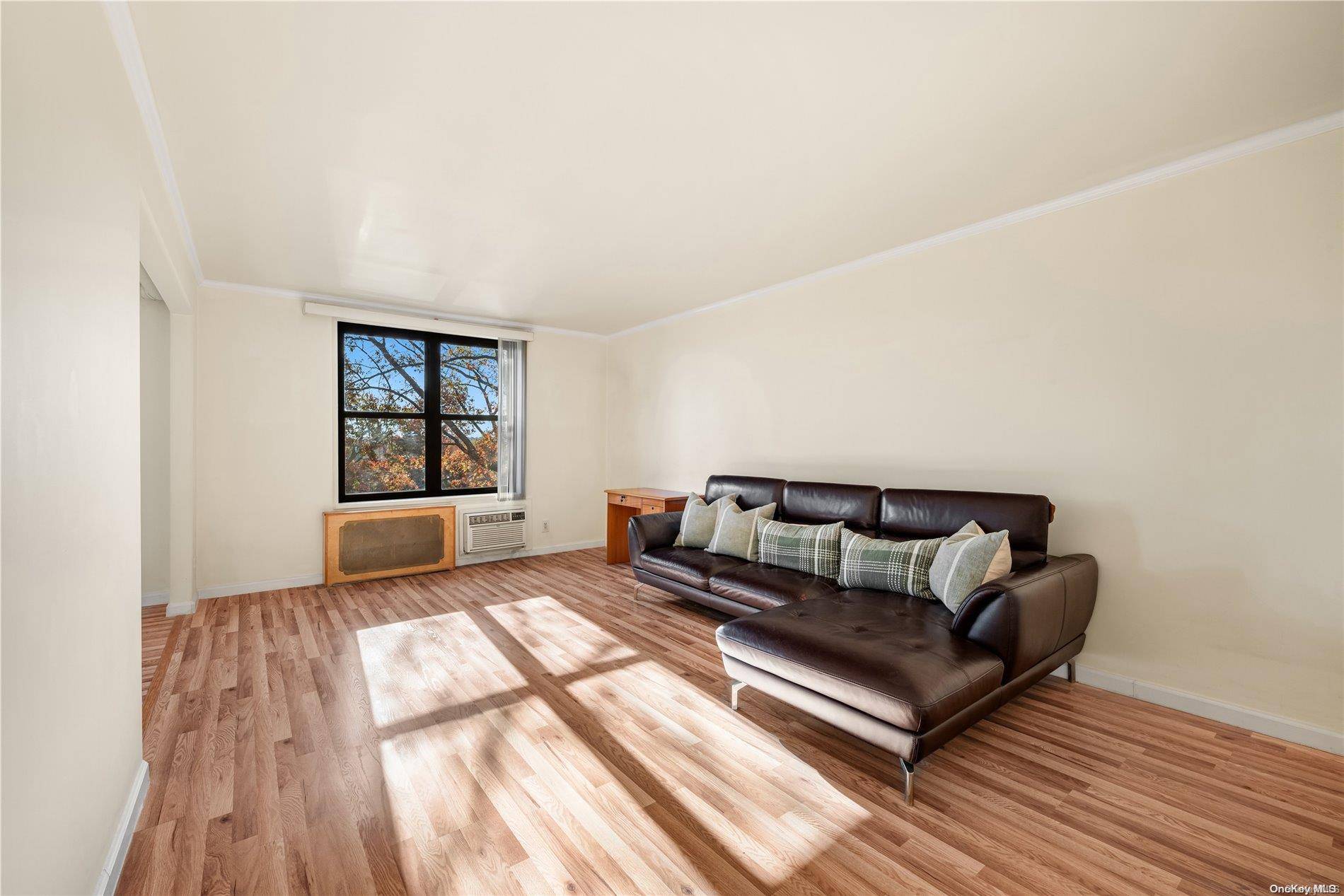 Flushing, NY 11355,140-15 Holly Avenue #4N