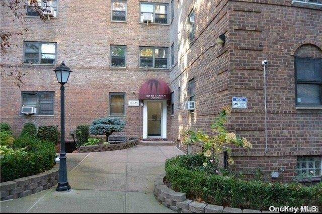 Forest Hills, NY 11375,102-55 67th RD