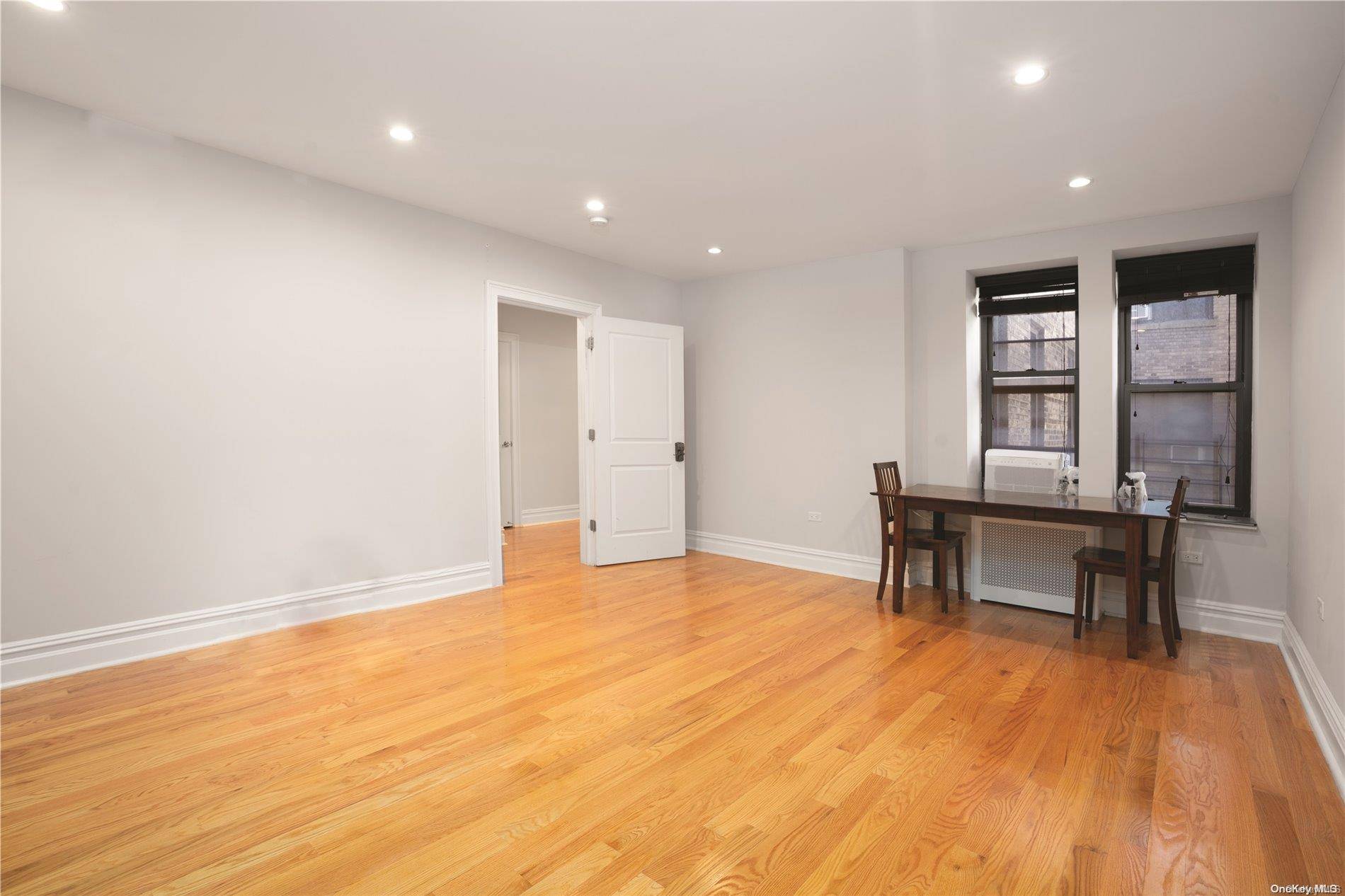 New York (manhattan), NY 10033,105 Bennett Avenue #24B