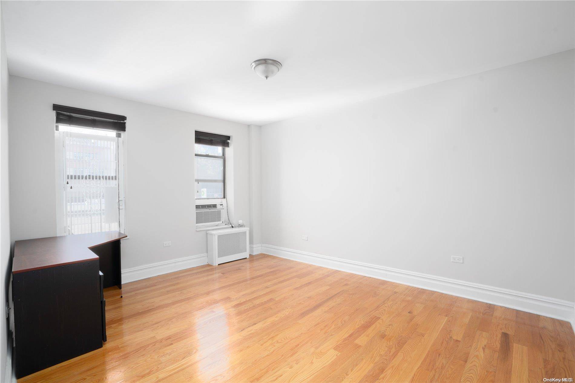 New York (manhattan), NY 10033,105 Bennett Avenue #24B