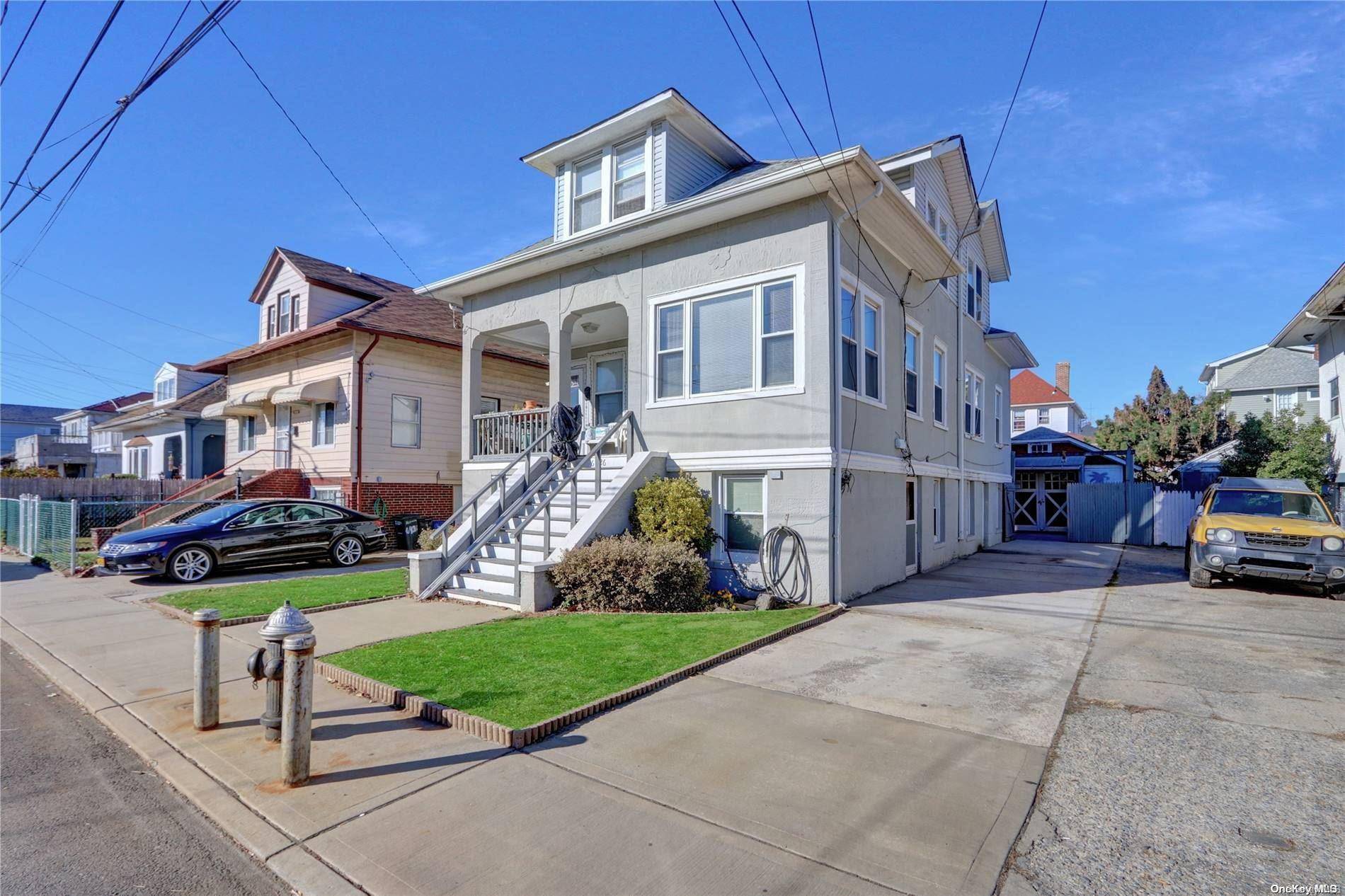 Arverne, NY 11692,69-26 Thursby AVE