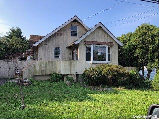 Roslyn Heights, NY 11577,32 Jane ST