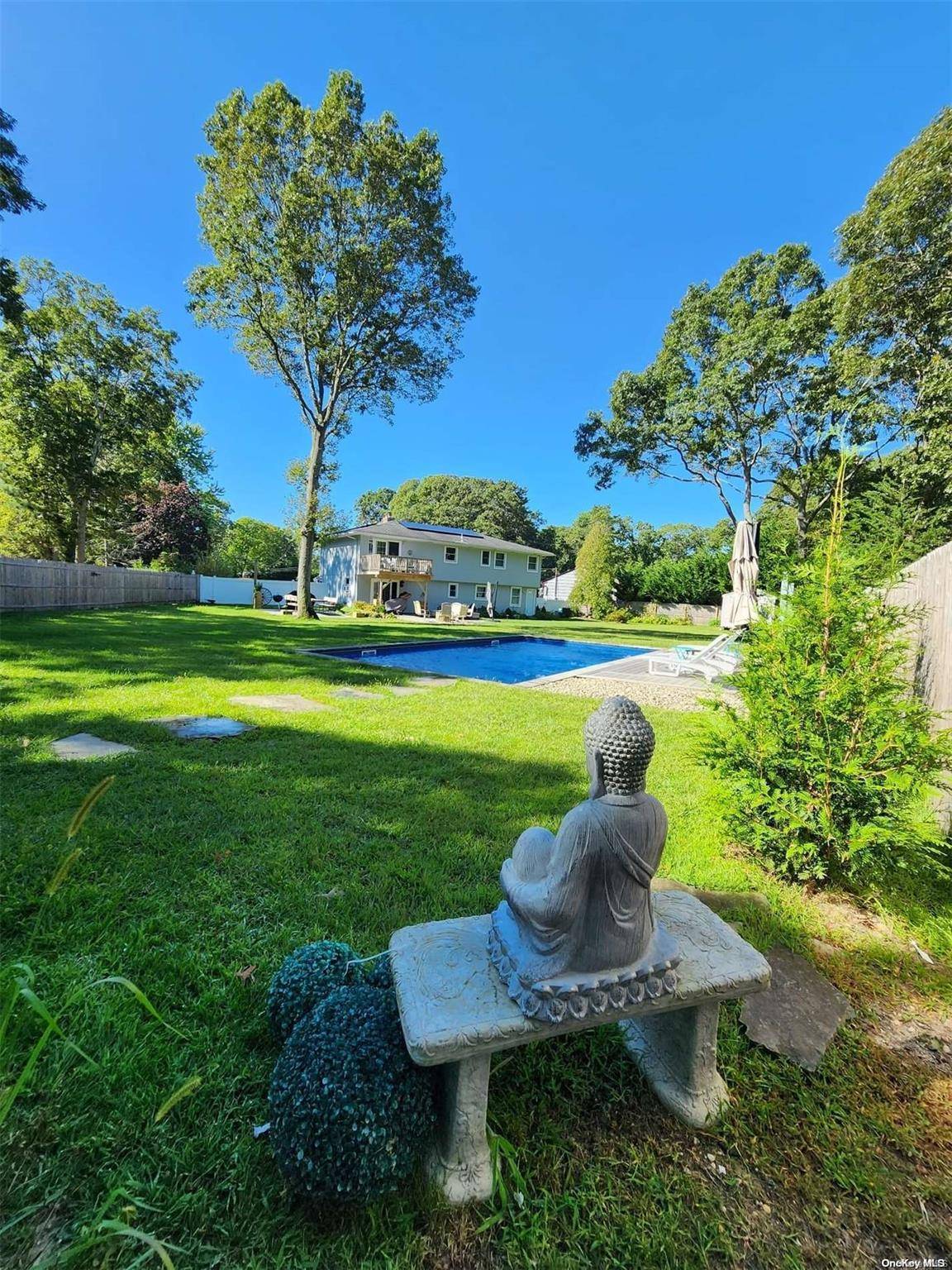 Hampton Bays, NY 11946,8 Westerly CT