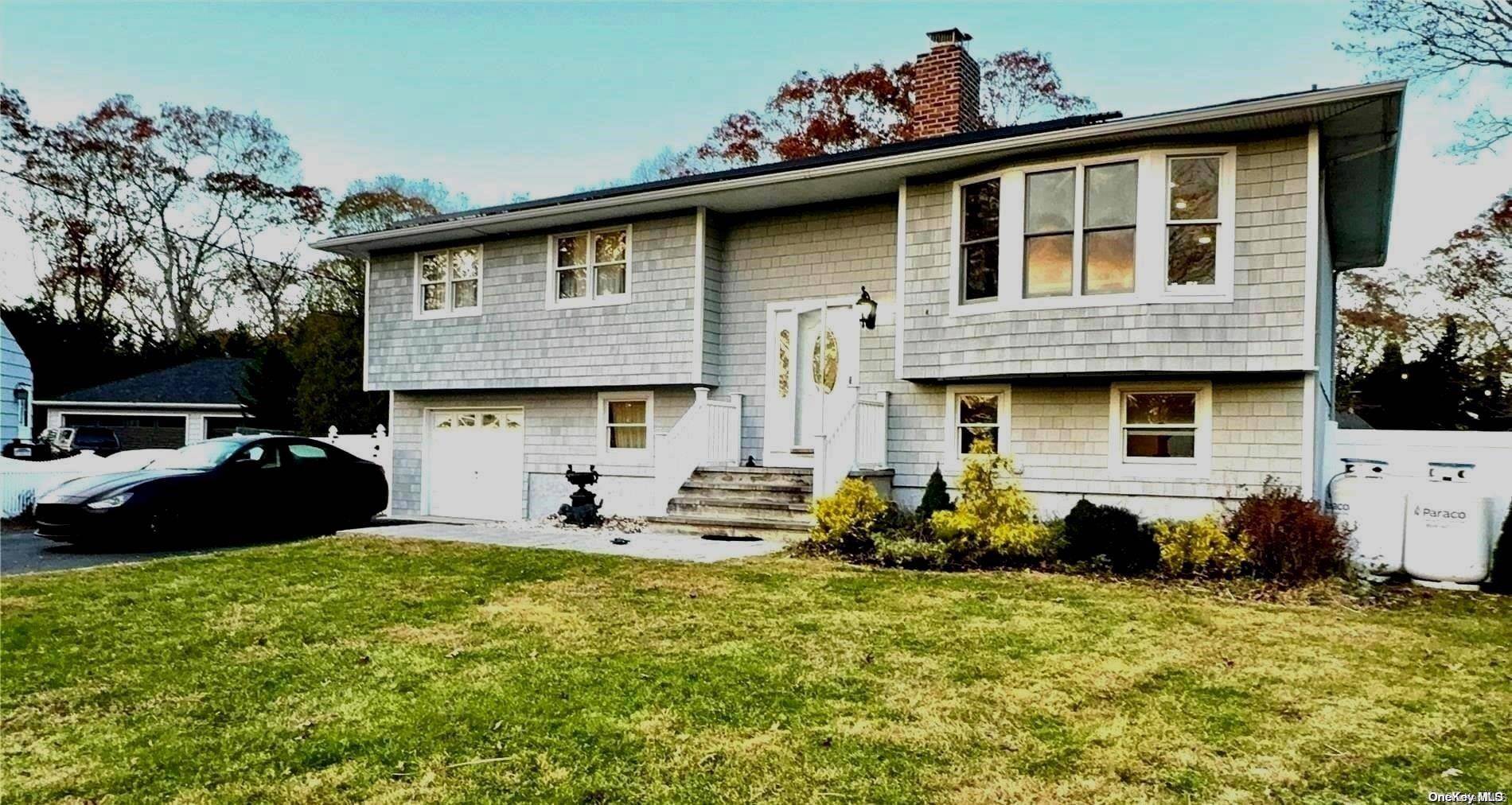 Hampton Bays, NY 11946,8 Westerly CT