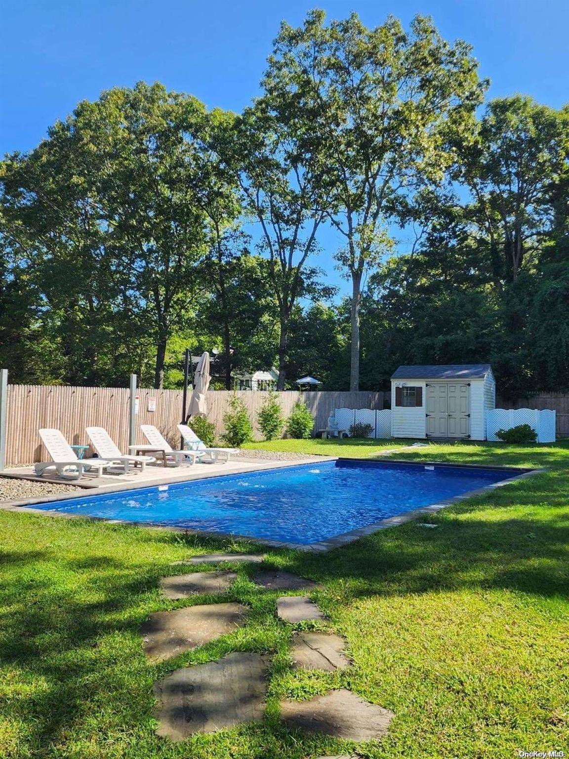 Hampton Bays, NY 11946,8 Westerly CT