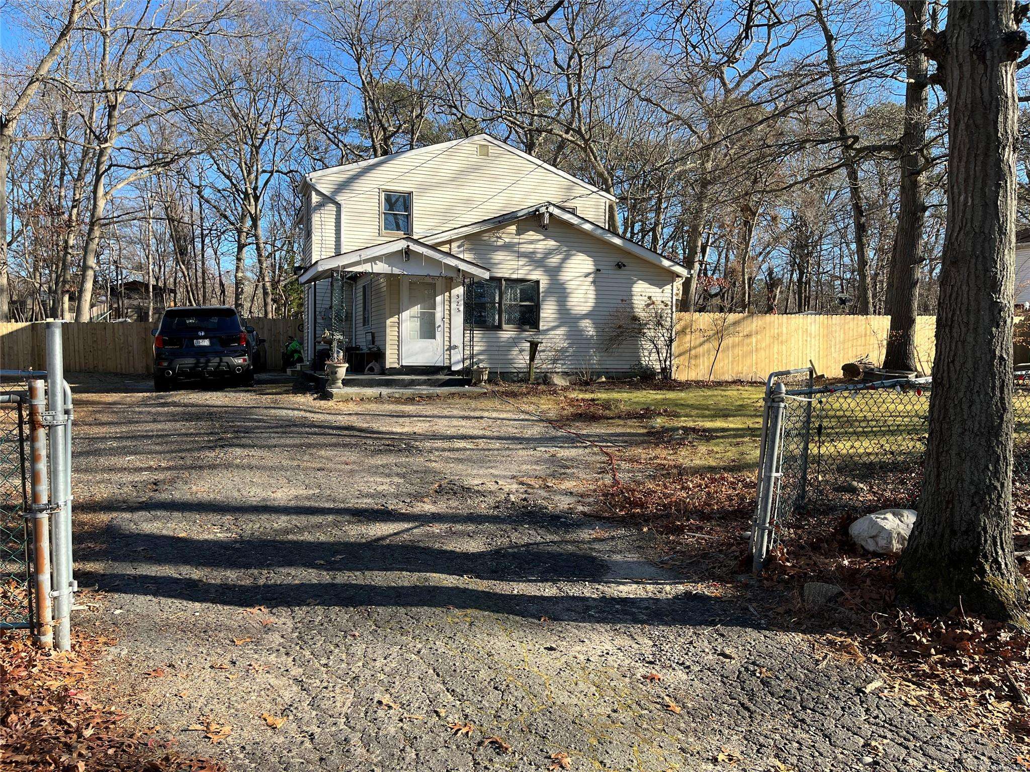 Medford, NY 11763,325 Middle Island RD