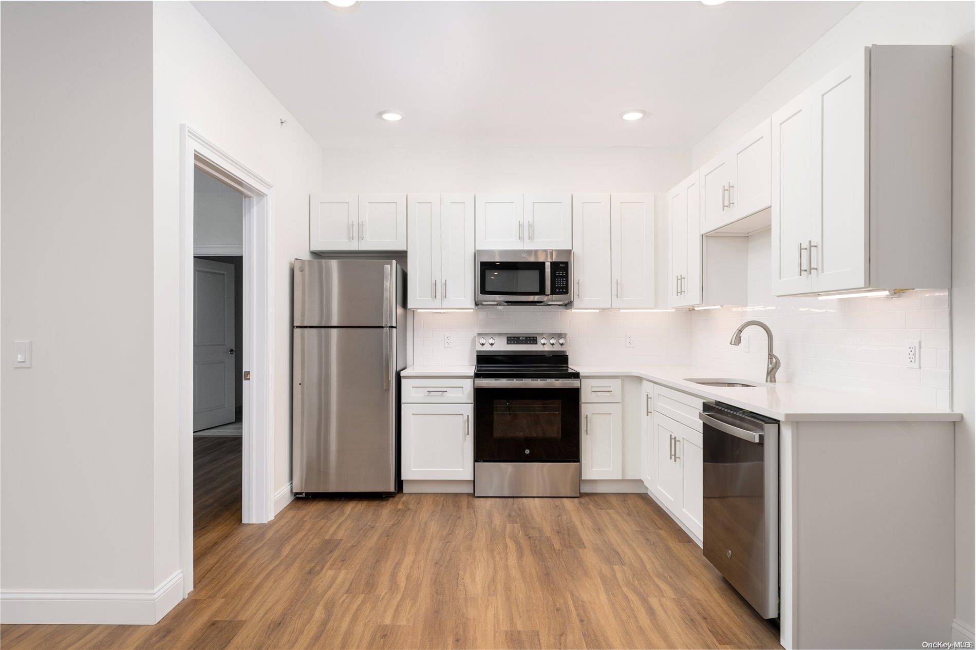 Port Jefferson, NY 11777,1 N Country Route #213