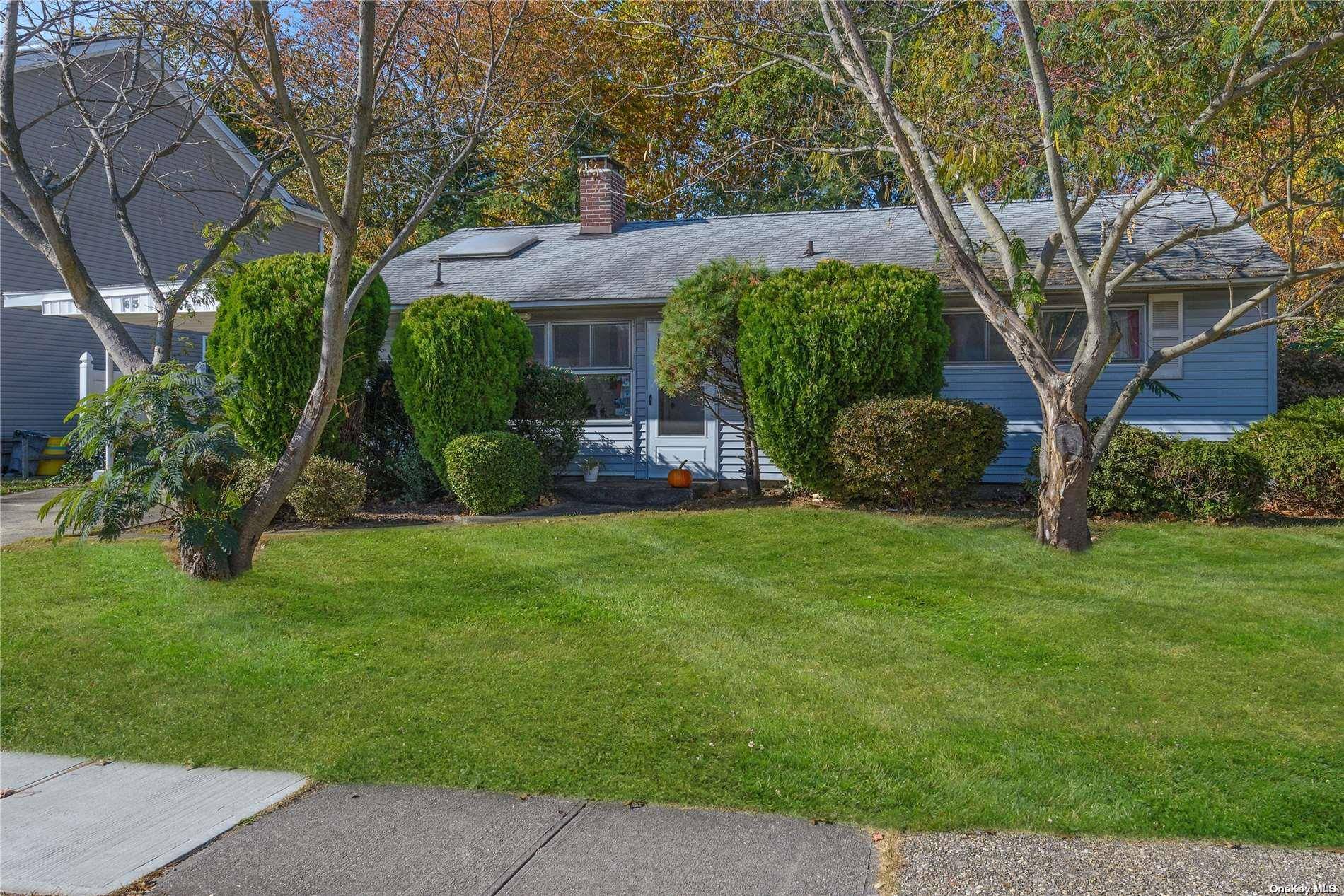 Syosset, NY 11791,63 Southwood CIR