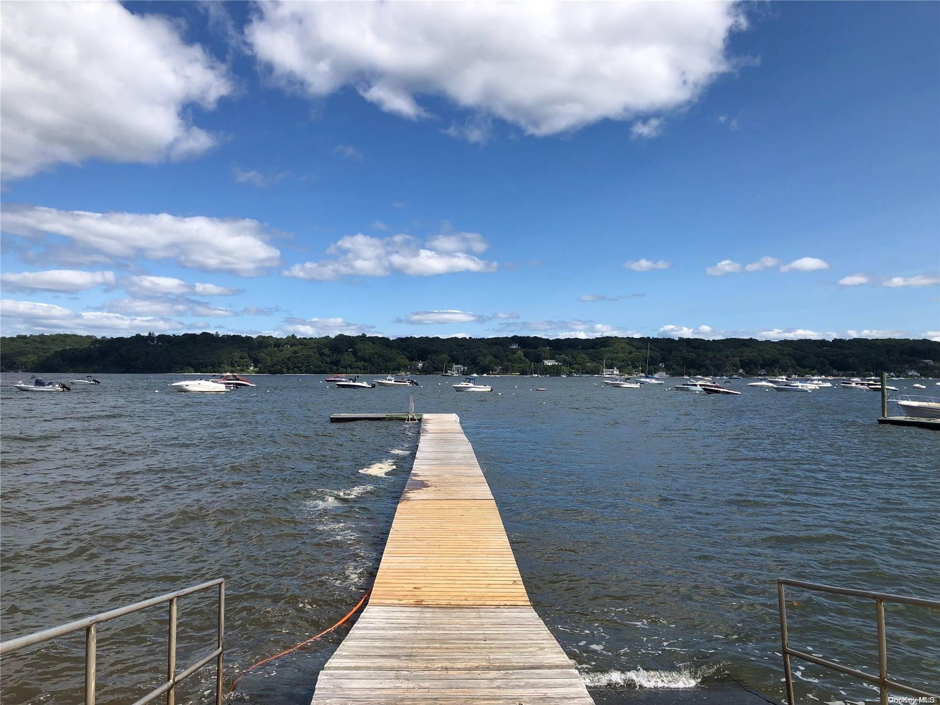 Laurel Hollow, NY 11791,428 Unit D Harbor RD
