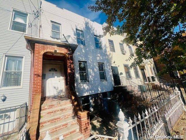 Brooklyn, NY 11208,851 Glenmore AVE