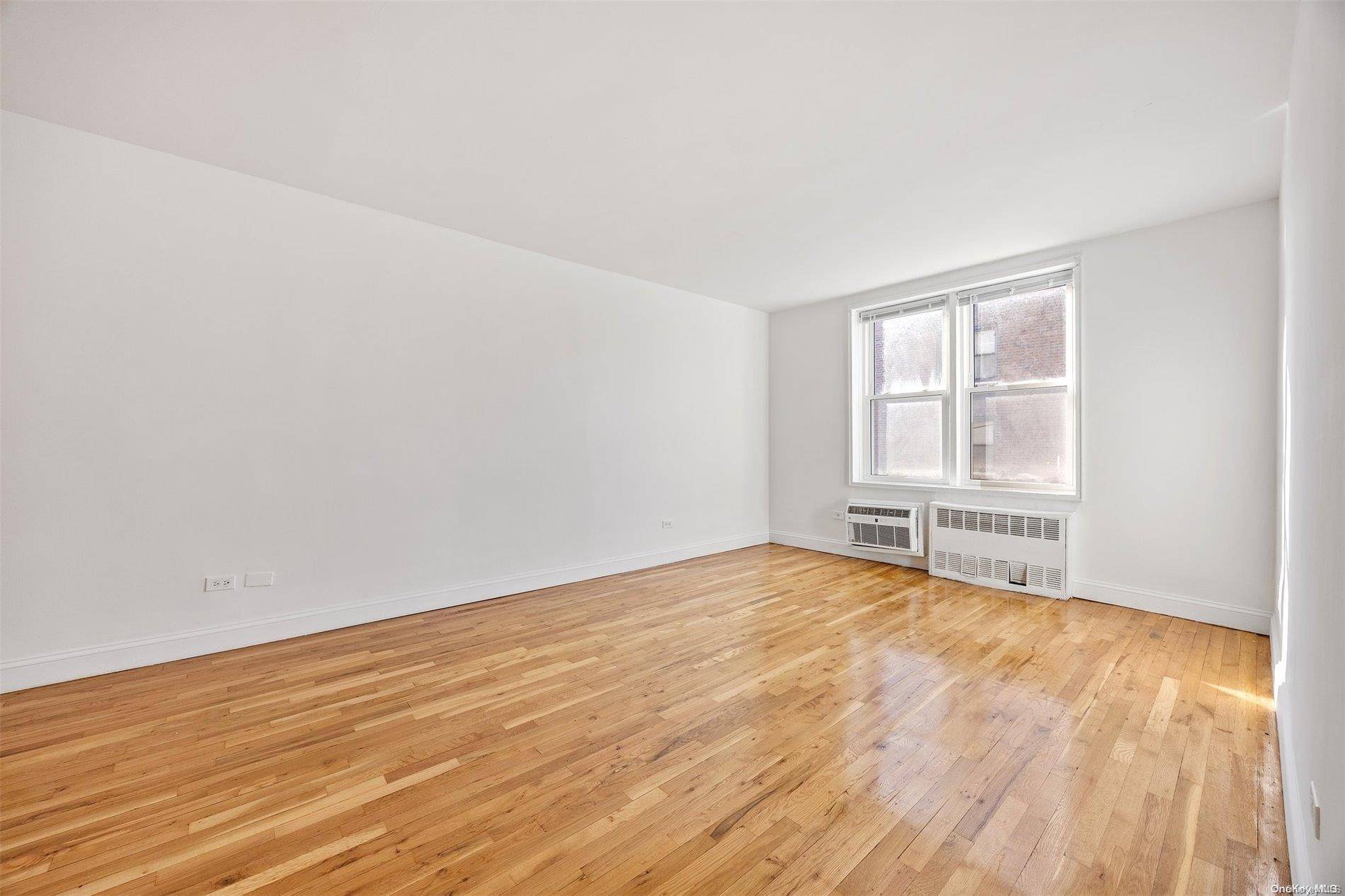 Sunnyside, NY 11104,50-22 40th ST #2H