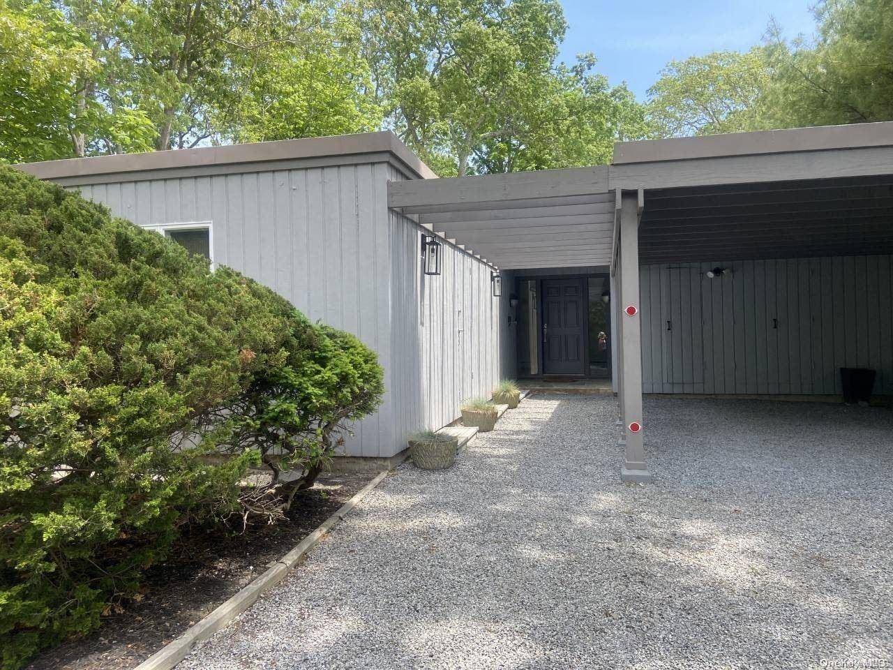 Hampton Bays, NY 11946,1A Beatrice DR