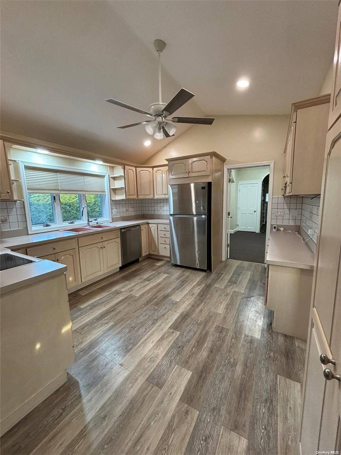 Saint James, NY 11780,445 North Country RD