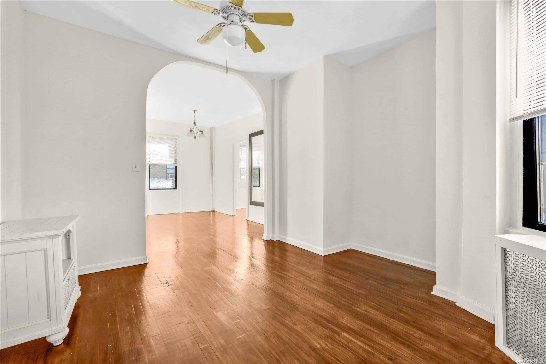 Astoria, NY 11105,21-77 33rd #3H