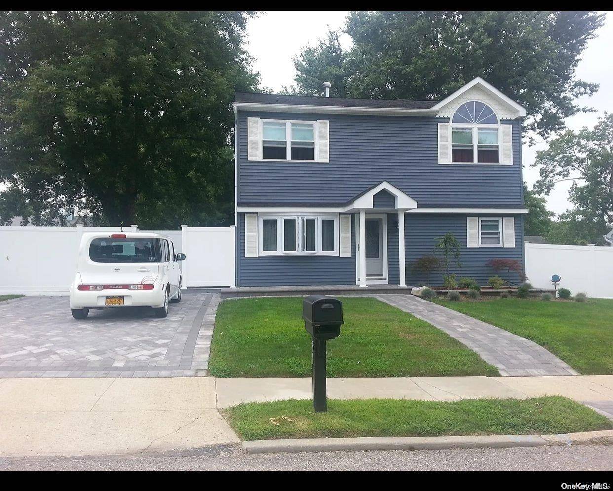 Central Islip, NY 11722,31 Pine ST