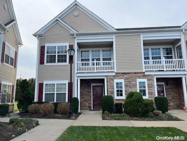 Oceanside, NY 11572,46 Wexford LN #Upper