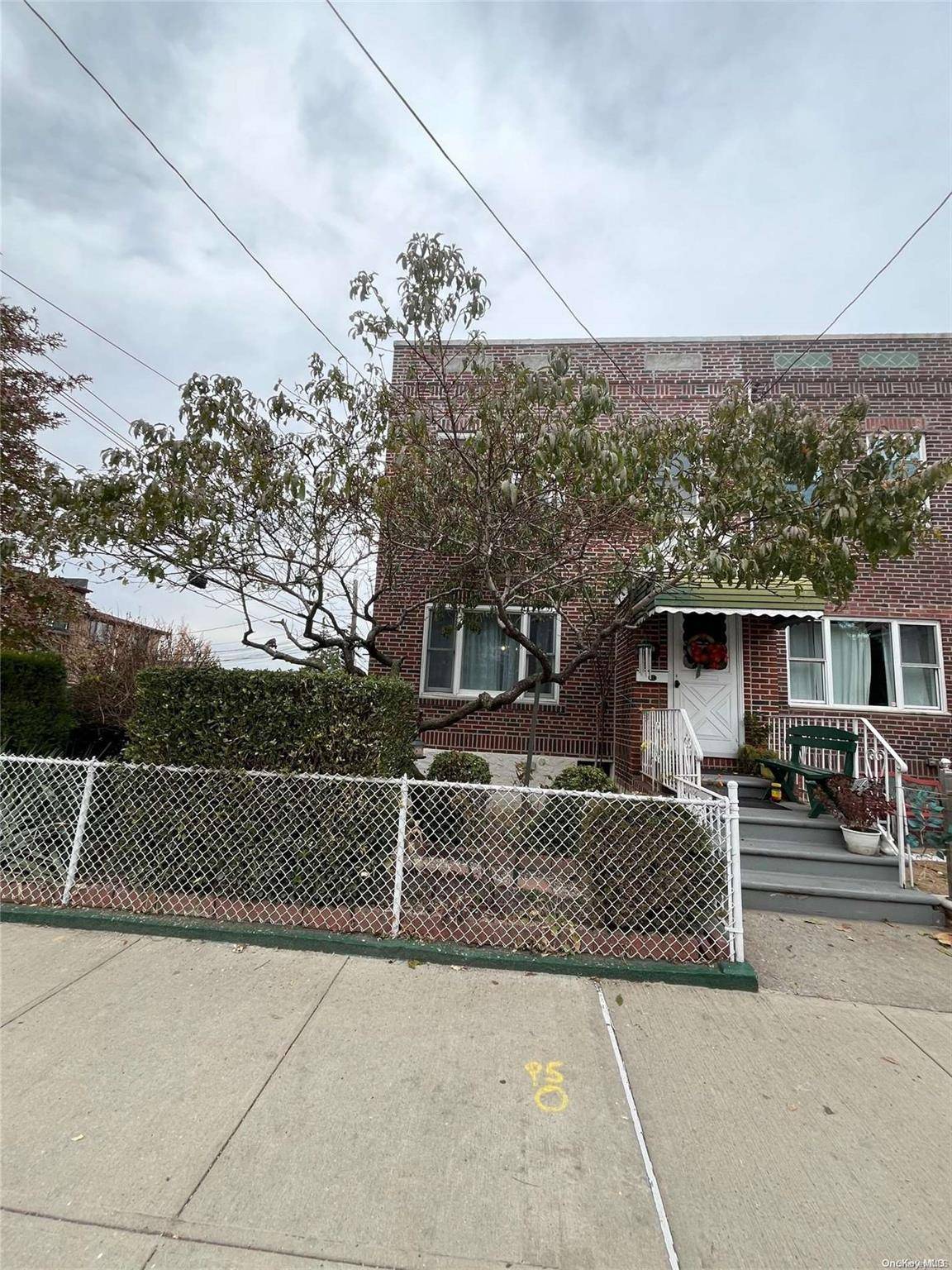 Maspeth, NY 11378,71-01 52nd AVE