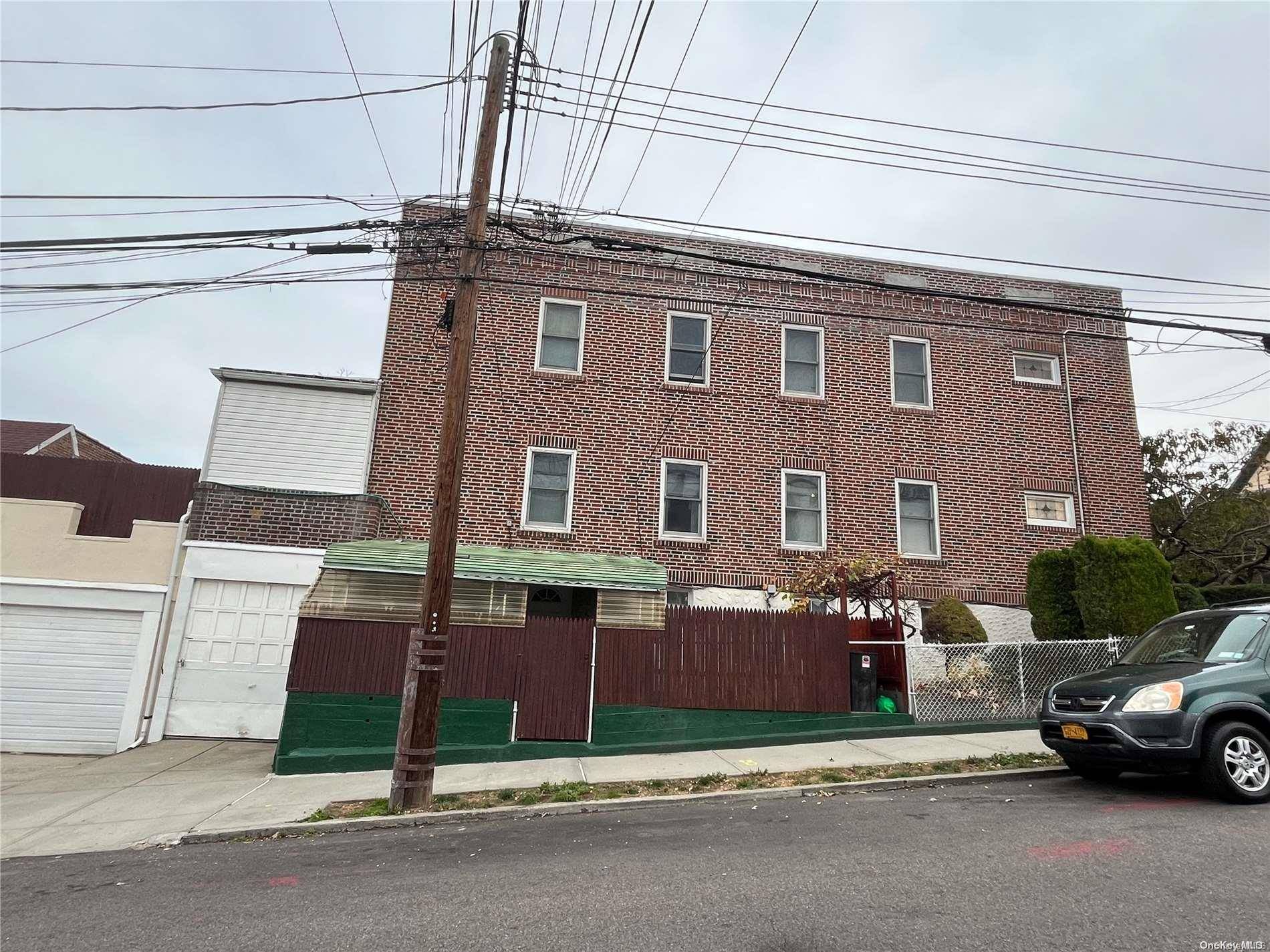 Maspeth, NY 11378,71-01 52nd AVE