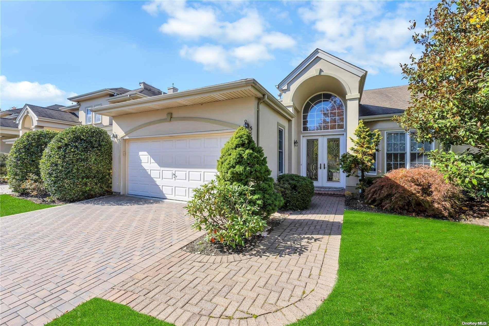 Dix Hills, NY 11747,383 Altessa BLVD #383