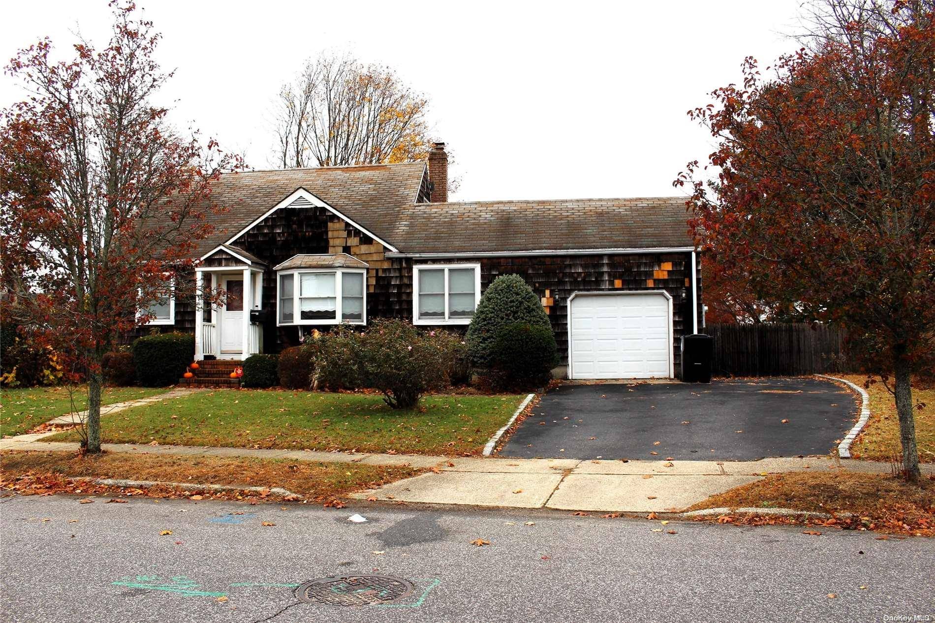 West Islip, NY 11795,7 Alice RD