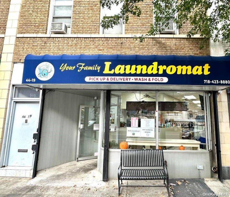 Douglaston, NY 11363,44-19 Douglaston Pkwy #1