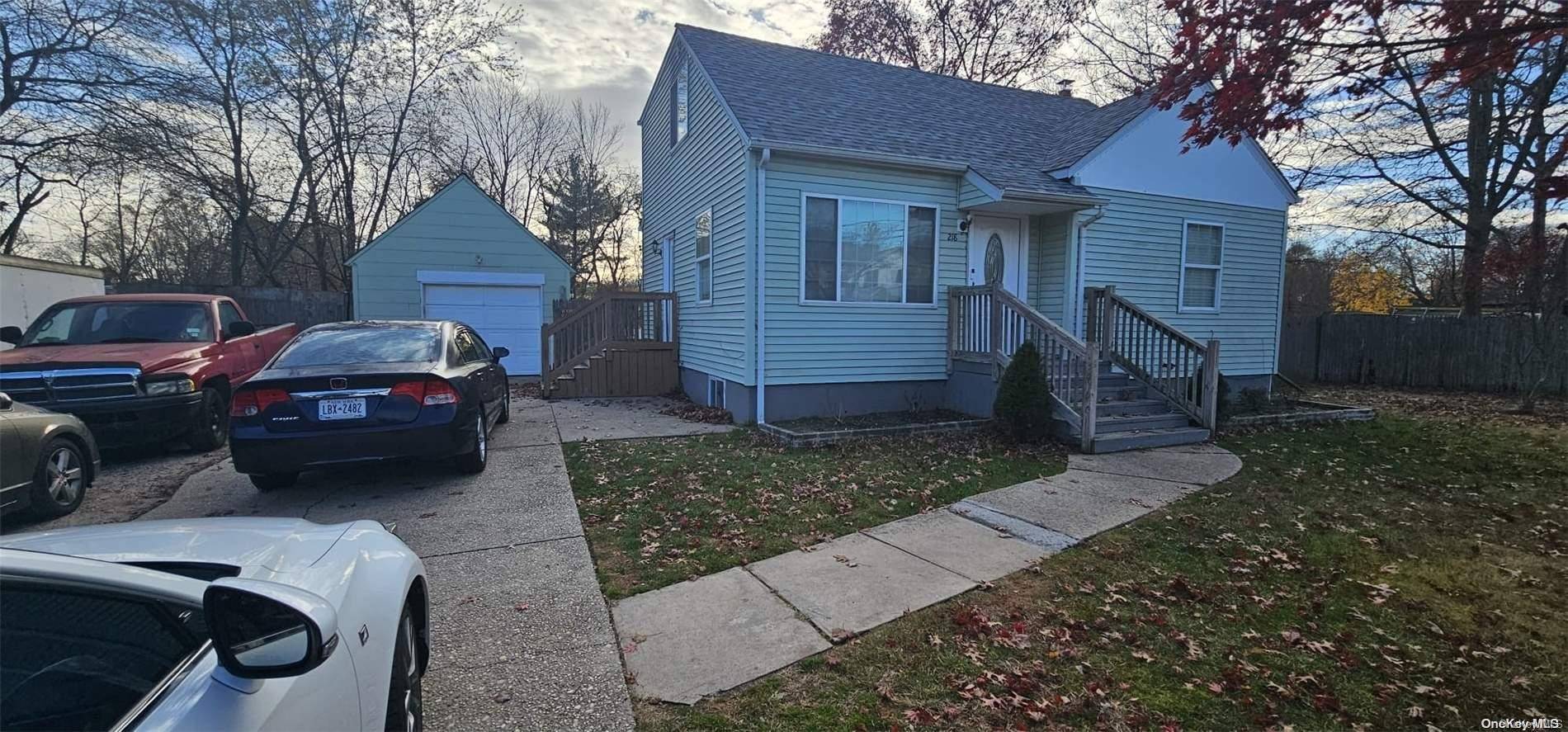 Central Islip, NY 11722,218 Pinewood AVE