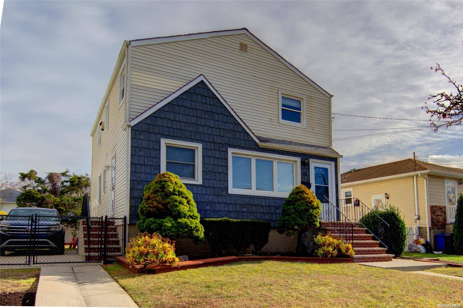 East Rockaway, NY 11518,92 3rd AVE