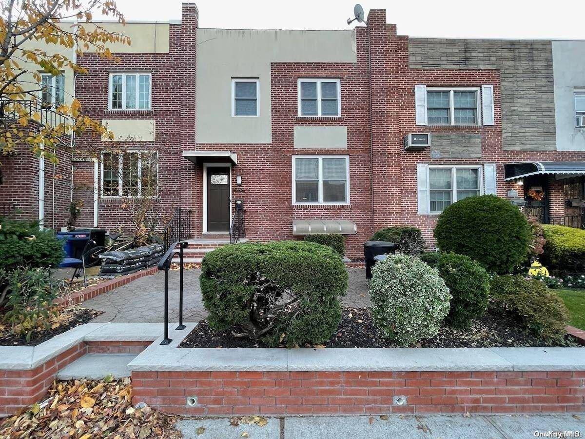 Elmhurst, NY 11373,Address not disclosed