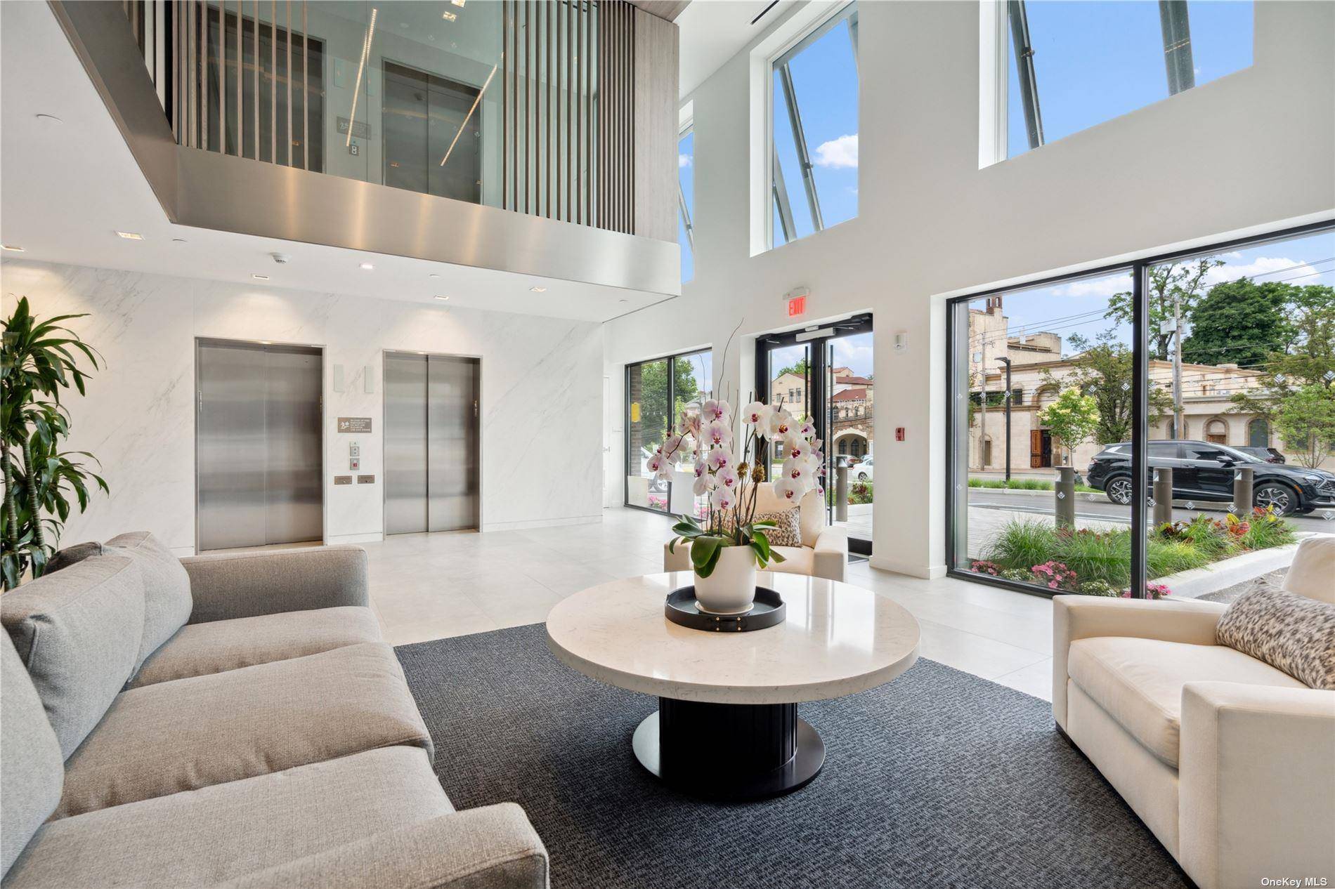 Great Neck, NY 11021,218 Middle Neck RD #202