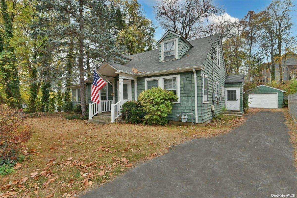 Roslyn, NY 11576,31 Remsen AVE