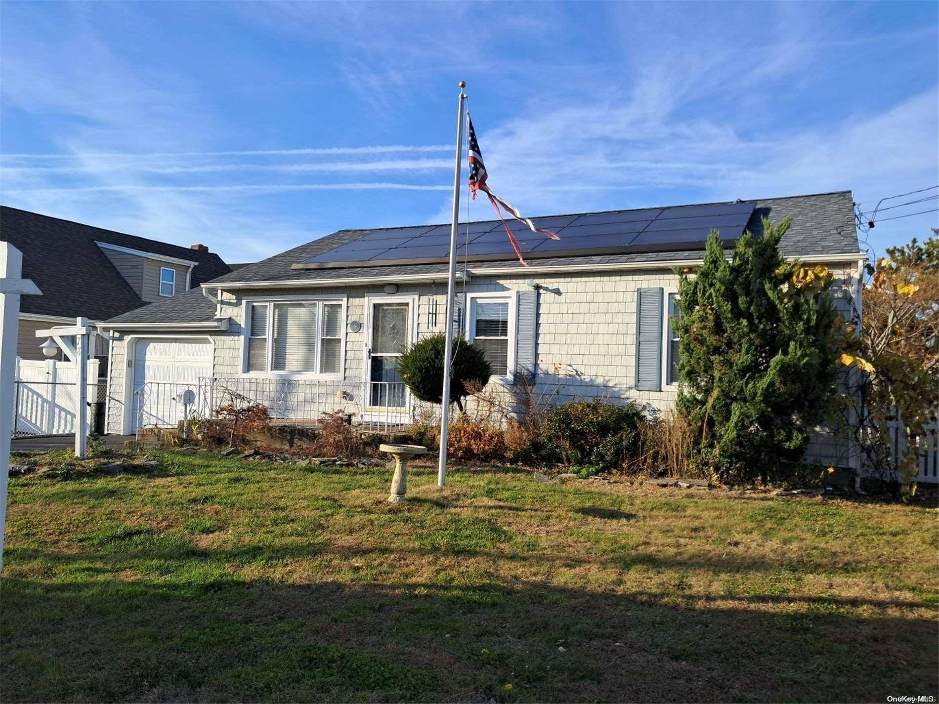 Lindenhurst, NY 11757,78 E Seacrest AVE