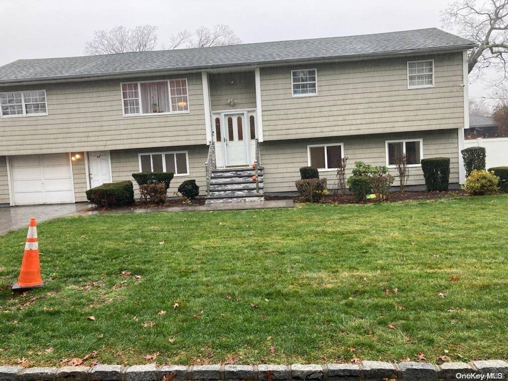 West Babylon, NY 11704,59 Sword ST