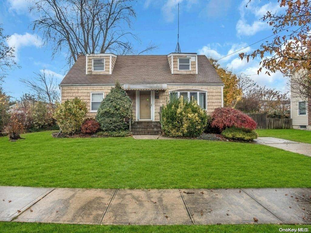 Farmingdale, NY 11735,23 Barbara DR