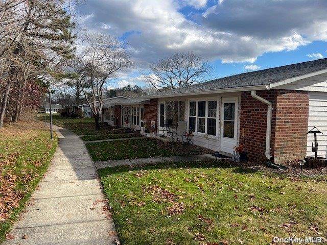 Ridge, NY 11961,260 Newcastle CT #D