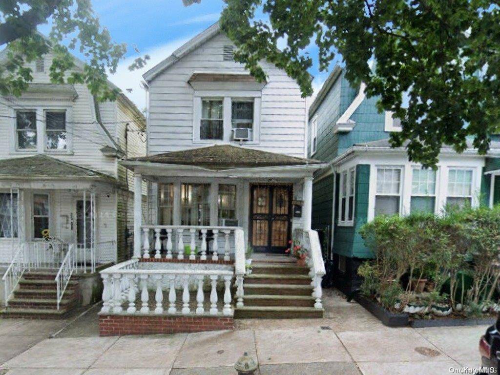 Woodhaven, NY 11421,85-06 79th ST