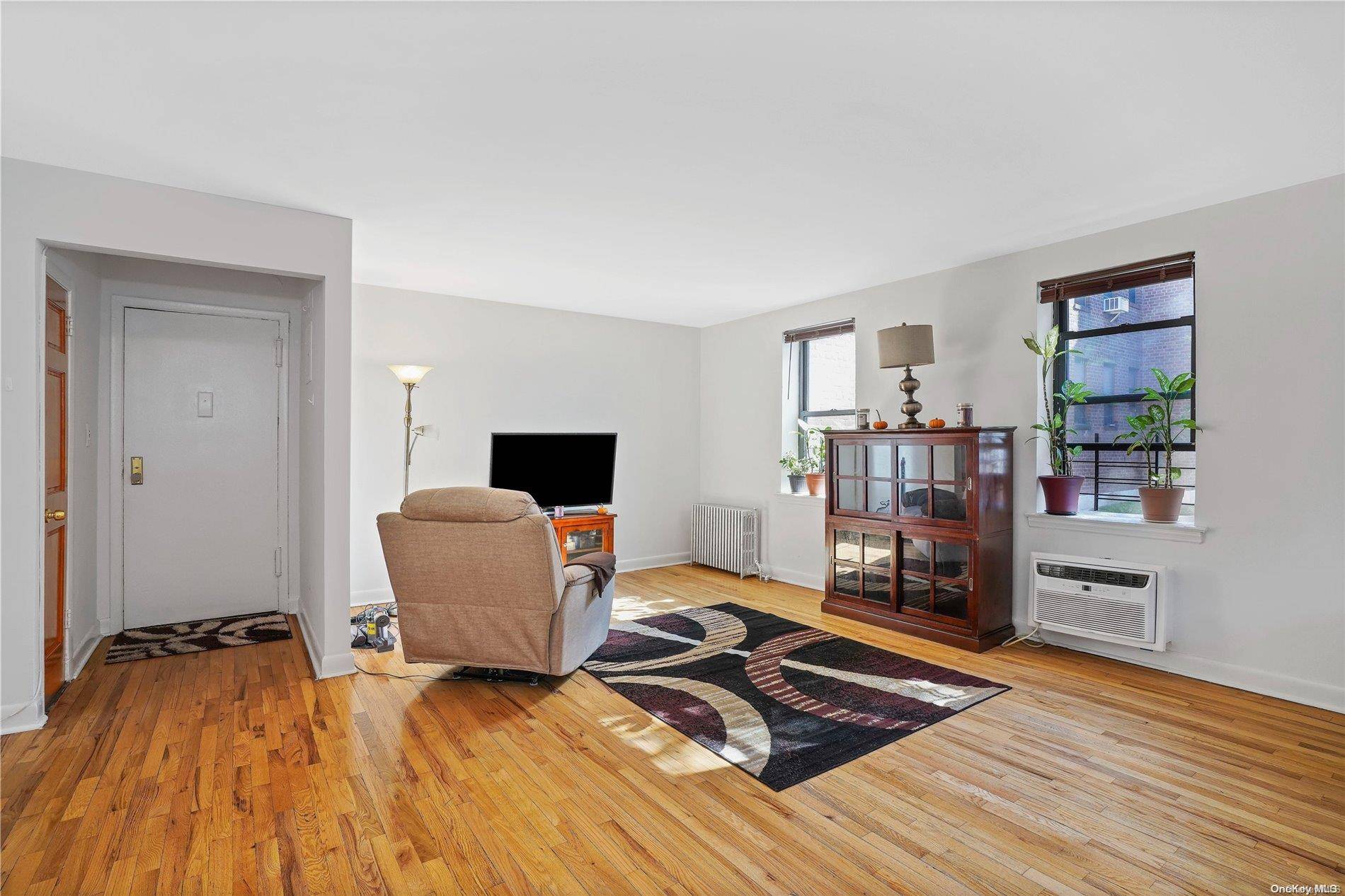 Bayside, NY 11361,47-27 215 PL #1A