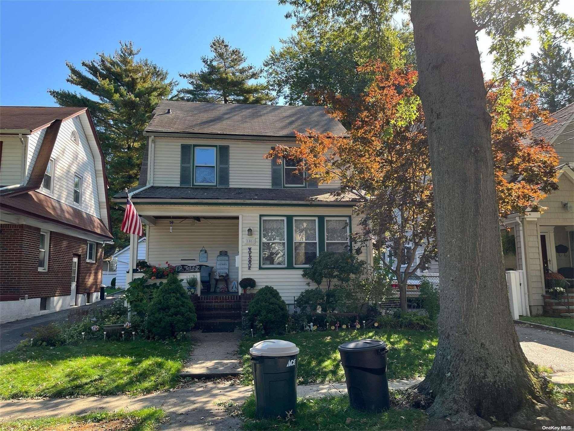 Floral Park, NY 11001,181 Violet AVE