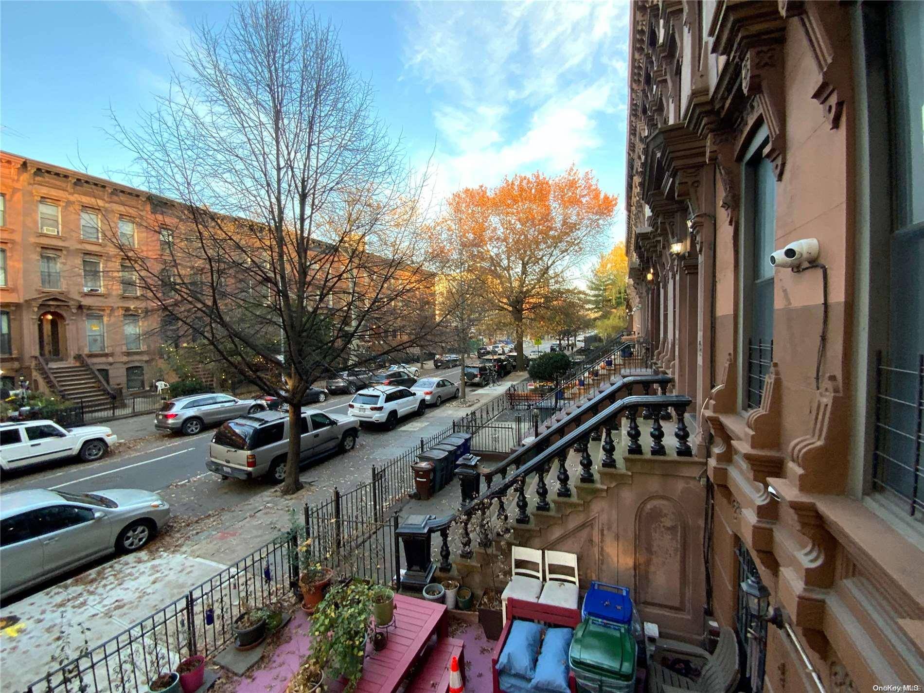 Brooklyn, NY 11206,492 Willoughby AVE #3