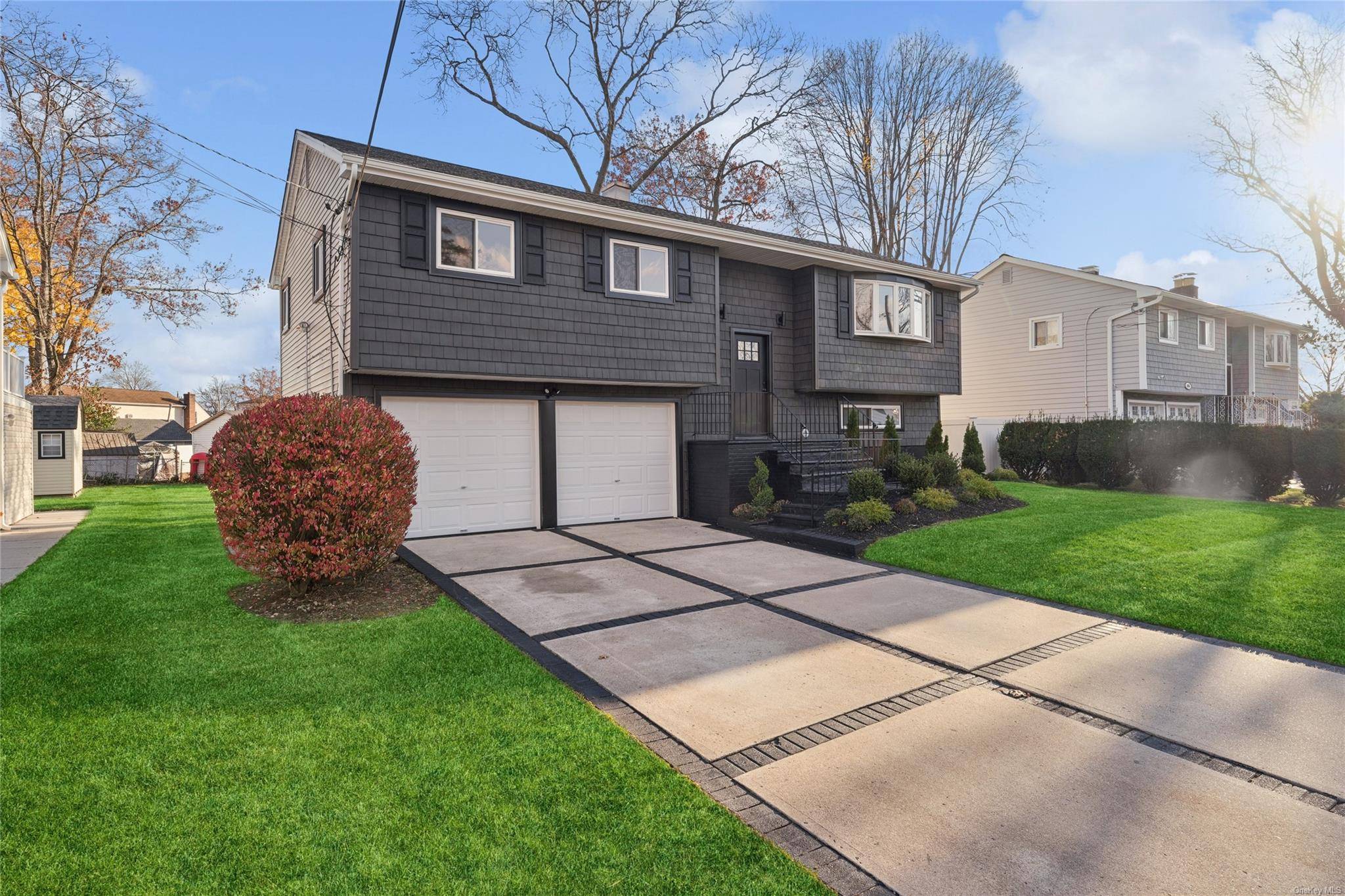 West Hempstead, NY 11552,807 Iris Pl