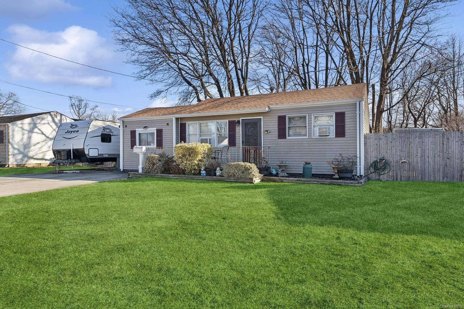 Bay Shore, NY 11706,38 20th AVE