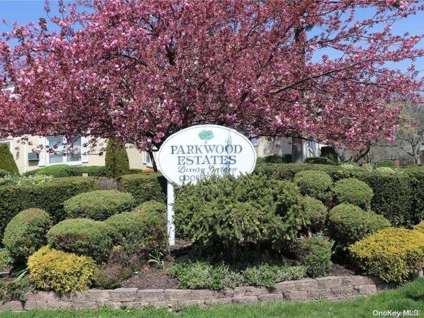 Bellerose, NY 11426,71-38 Little Neck Pkwy #151B