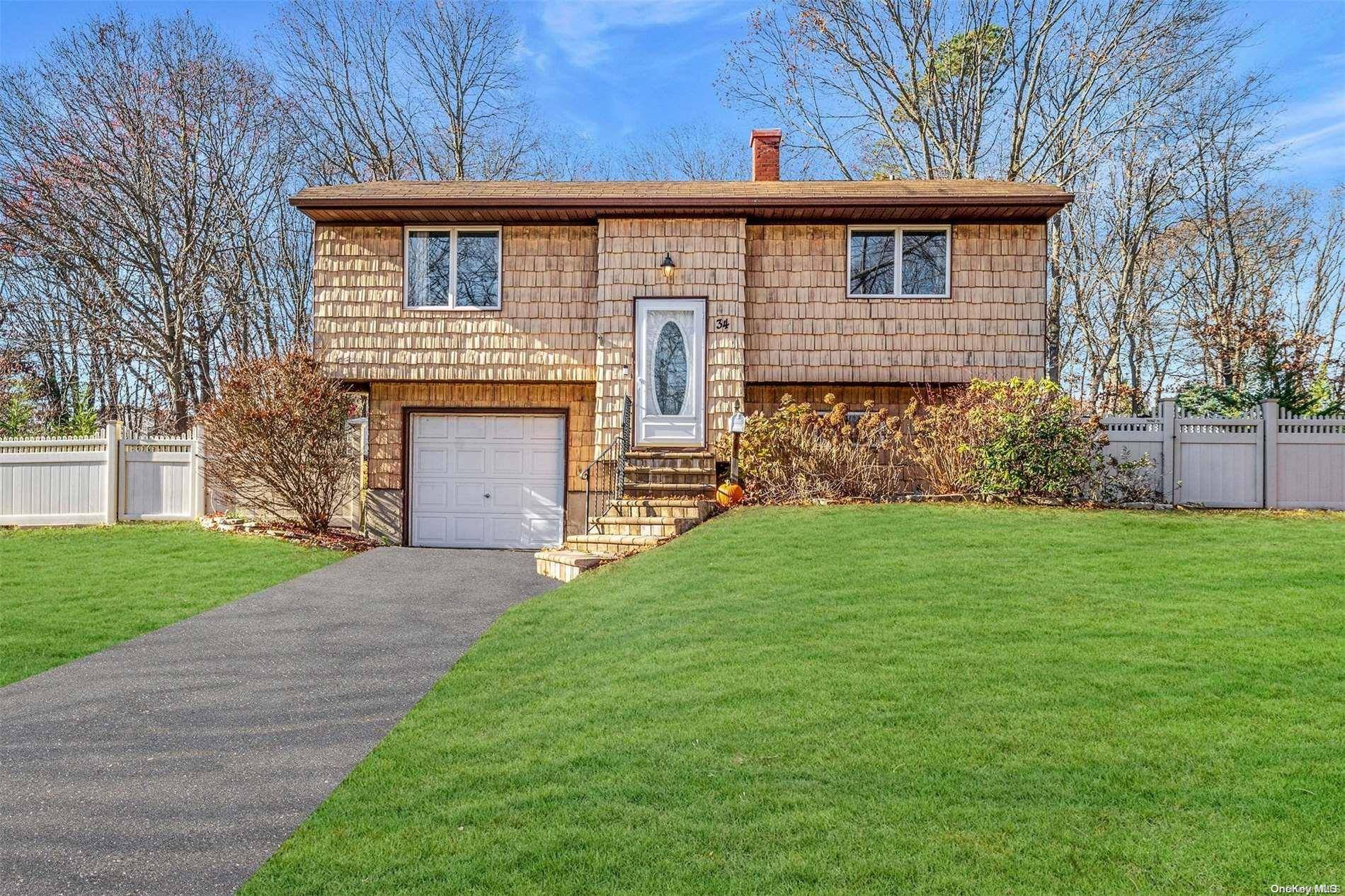 South Setauket, NY 11720,34 W Fawn LN