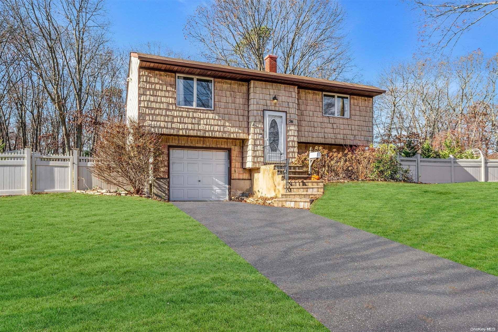 South Setauket, NY 11720,34 W Fawn LN