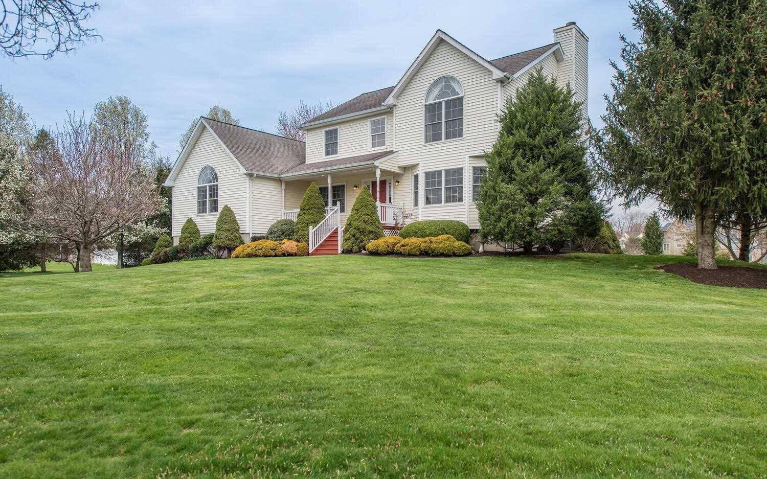 La Grange Ville, NY 12540,68 HERITAGE LN