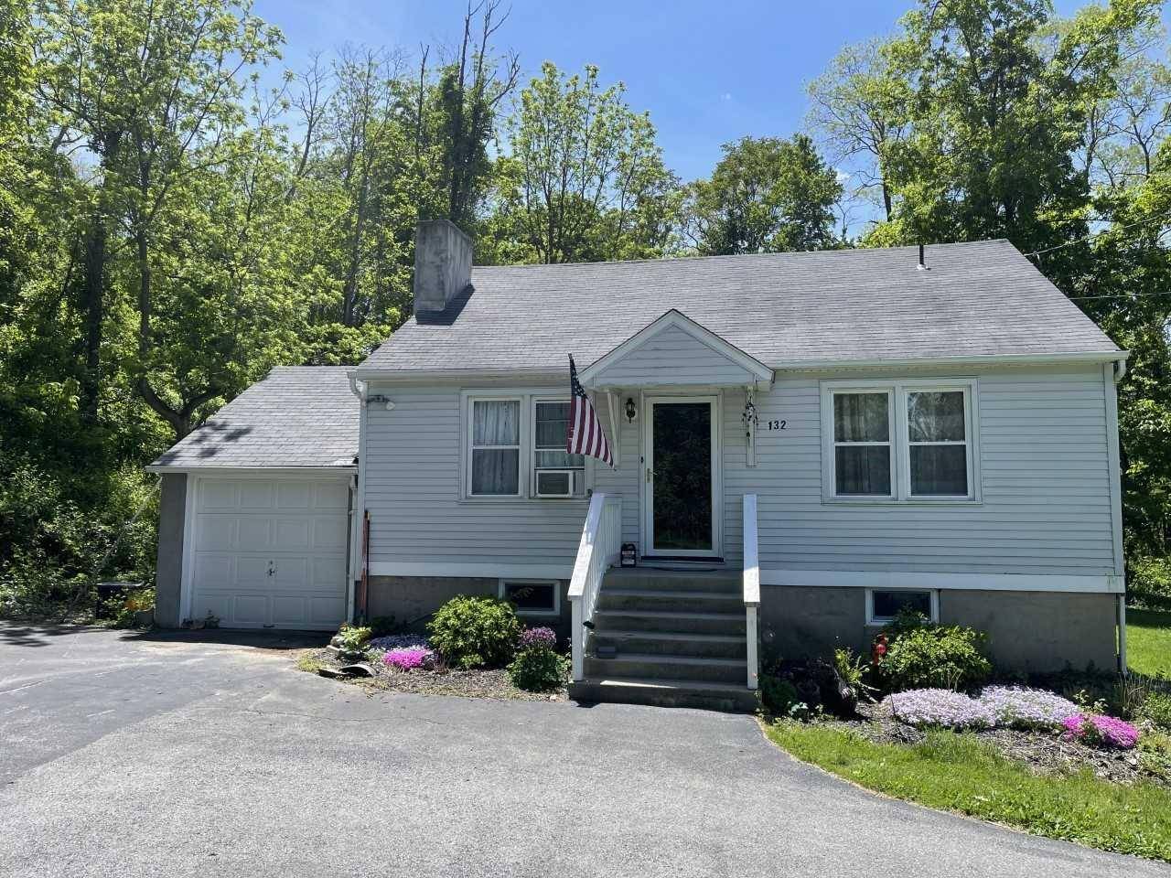 Hyde Park, NY 12538,132 CARDINAL RD
