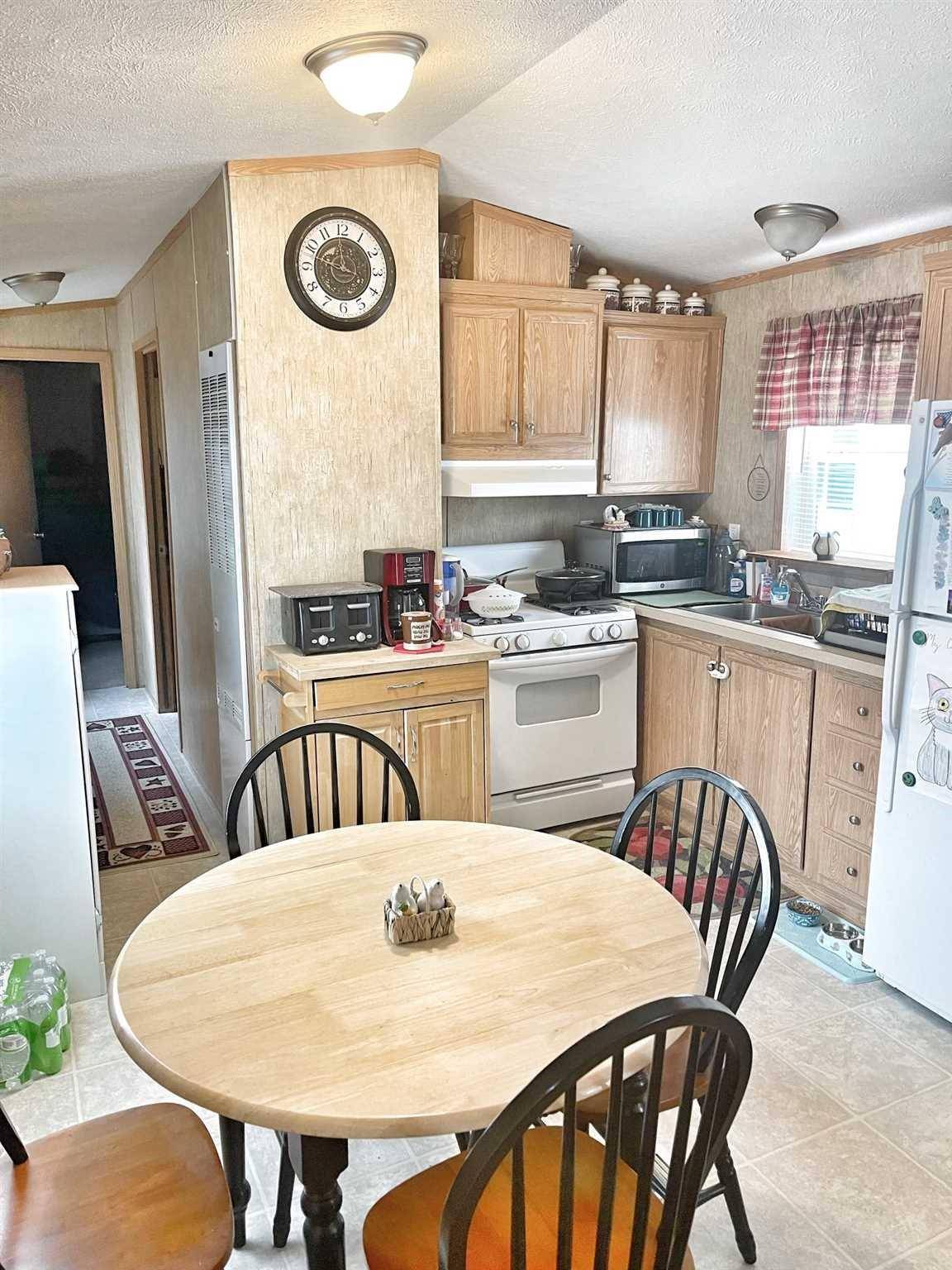 Kingston, NY 12402,70113 SAWKILL RD