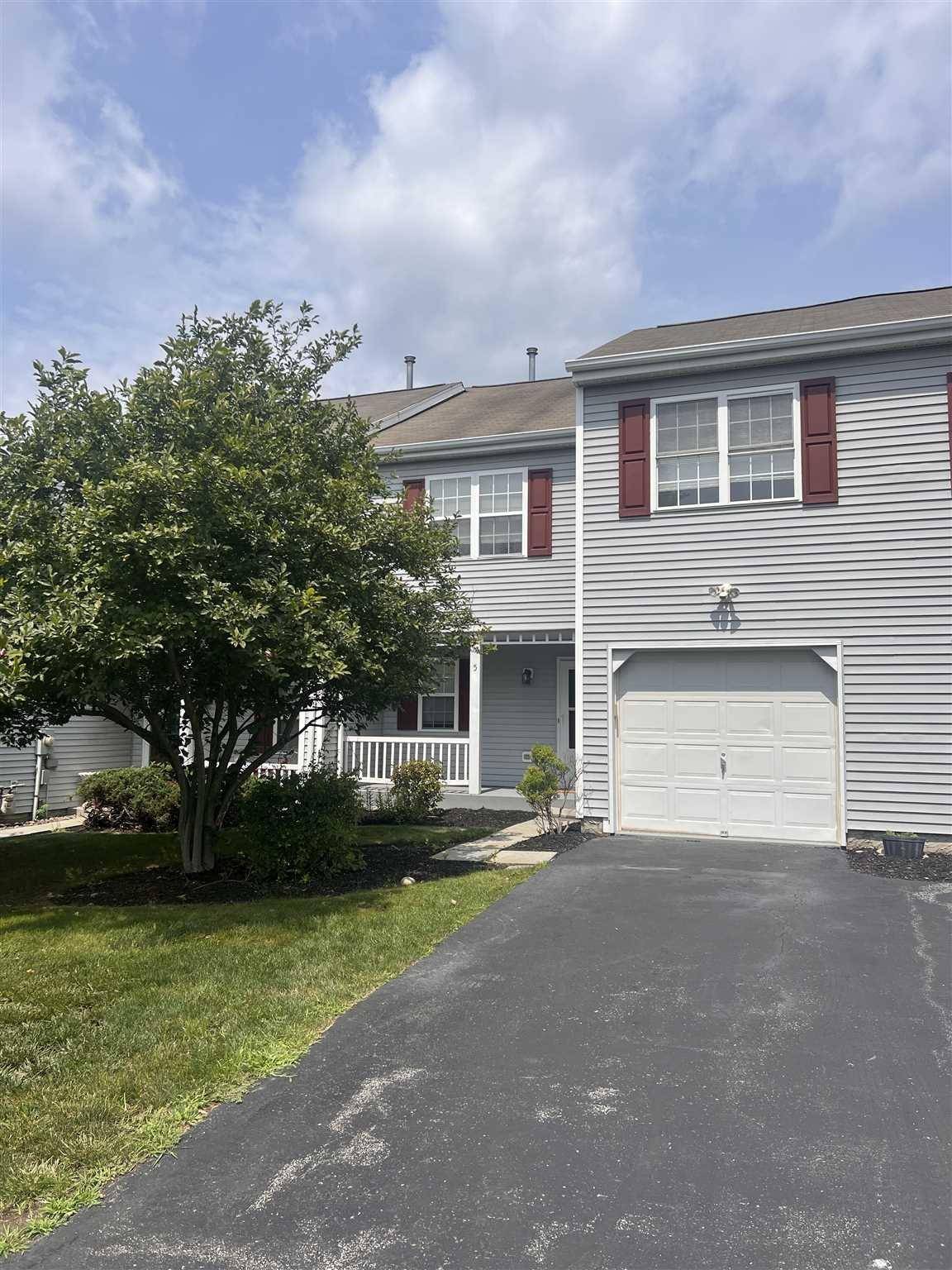 Poughkeepsie, NY 12601,5 TALL TREE LN