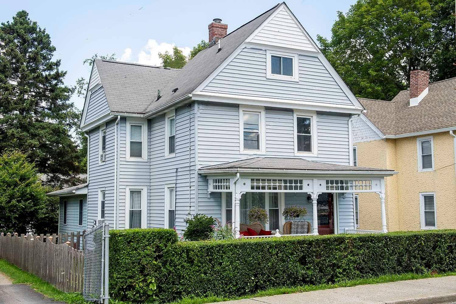 Millbrook, NY 12545,11 ALDEN PL