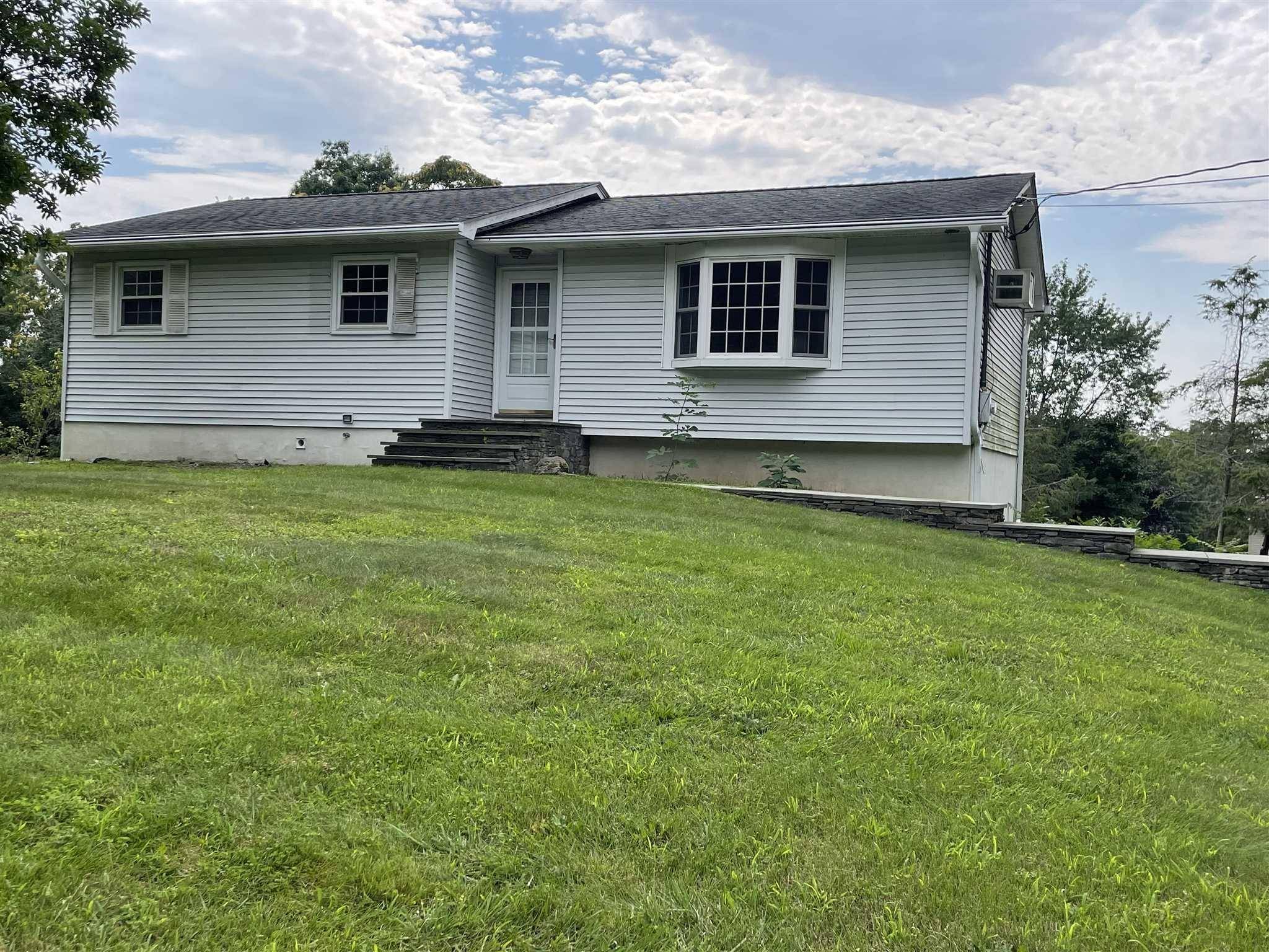 Poughkeepsie, NY 12601,5 BUTTONWOOD CT